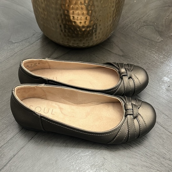 SOUL Naturalizer Women's, Gift Flat (WIDE) - Picture 5 of 9